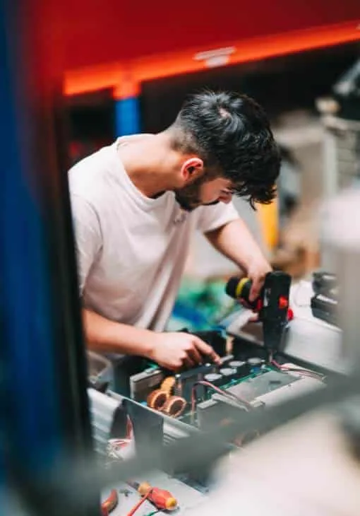 Serviceleistungen der Inverter Service Group an Solarwechselrichtern