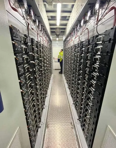 Batteriespeichersystem einer betreuten Anlage